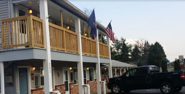 River Country Motor Lodge - Web Listing (newer photo)